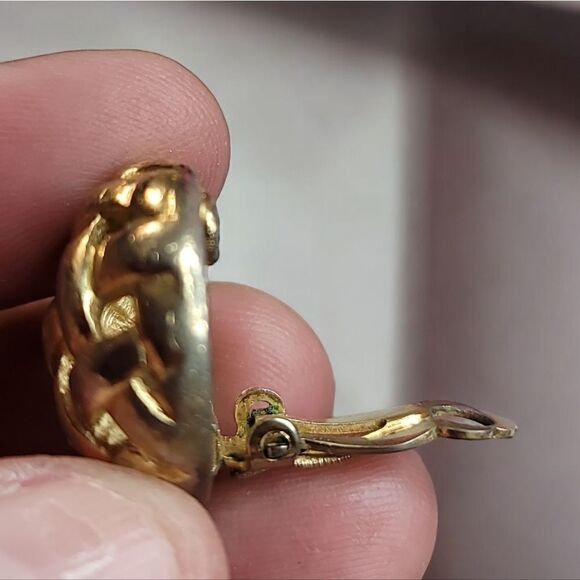 Givenchy Vintage Weave Clip on Earrings - Picture 3 of 6